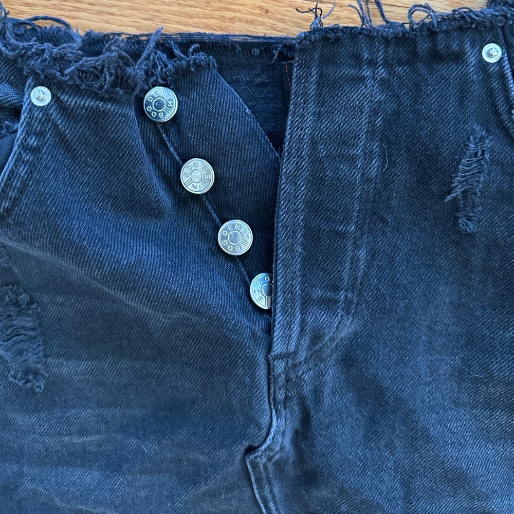 BDG Women's NWOT Distressed Black Denim Skirt (M) - Picture 5 of 7